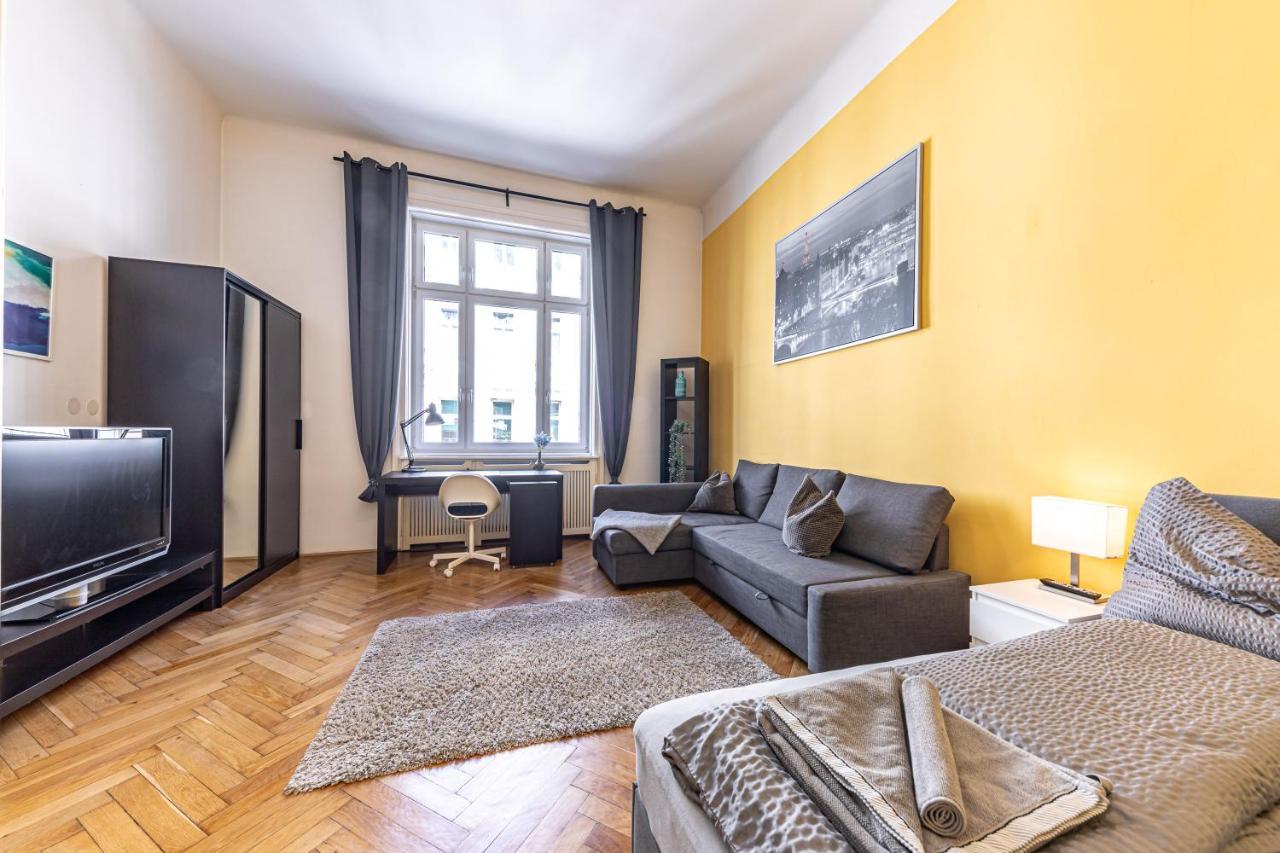 The Hub Vienna By Jr City Apartments Ngoại thất bức ảnh