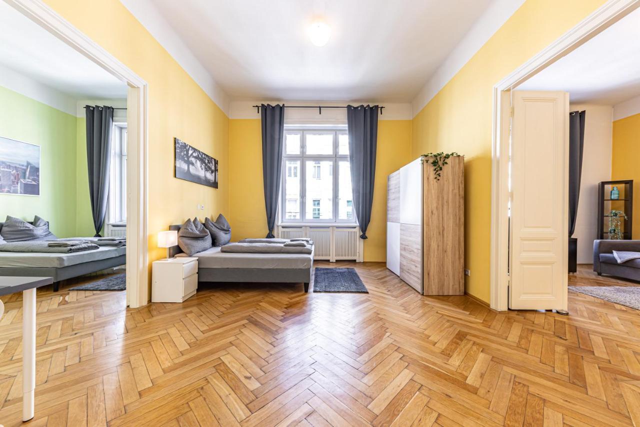 The Hub Vienna By Jr City Apartments Ngoại thất bức ảnh